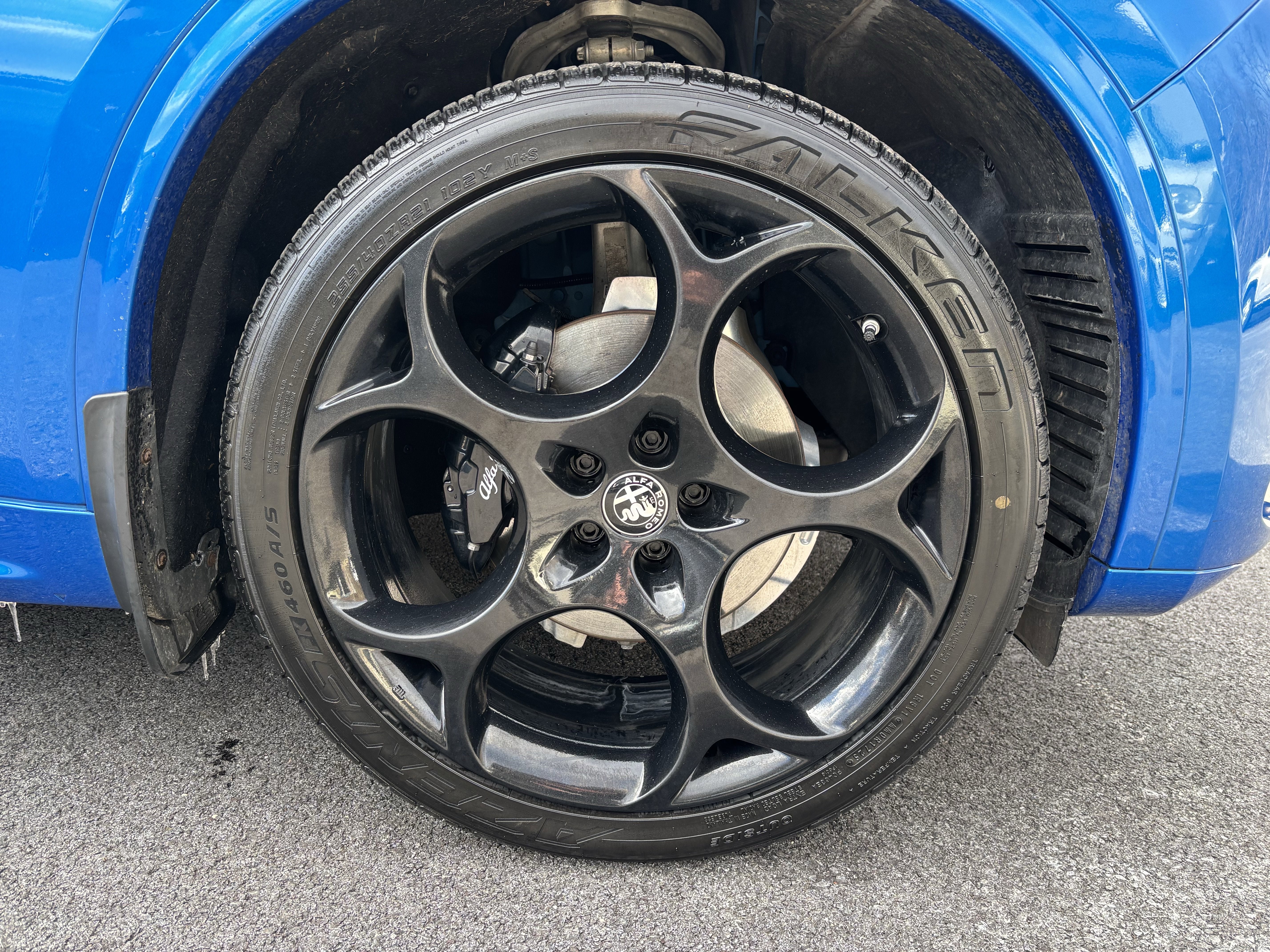 2023 Alfa Romeo Stelvio Estrema