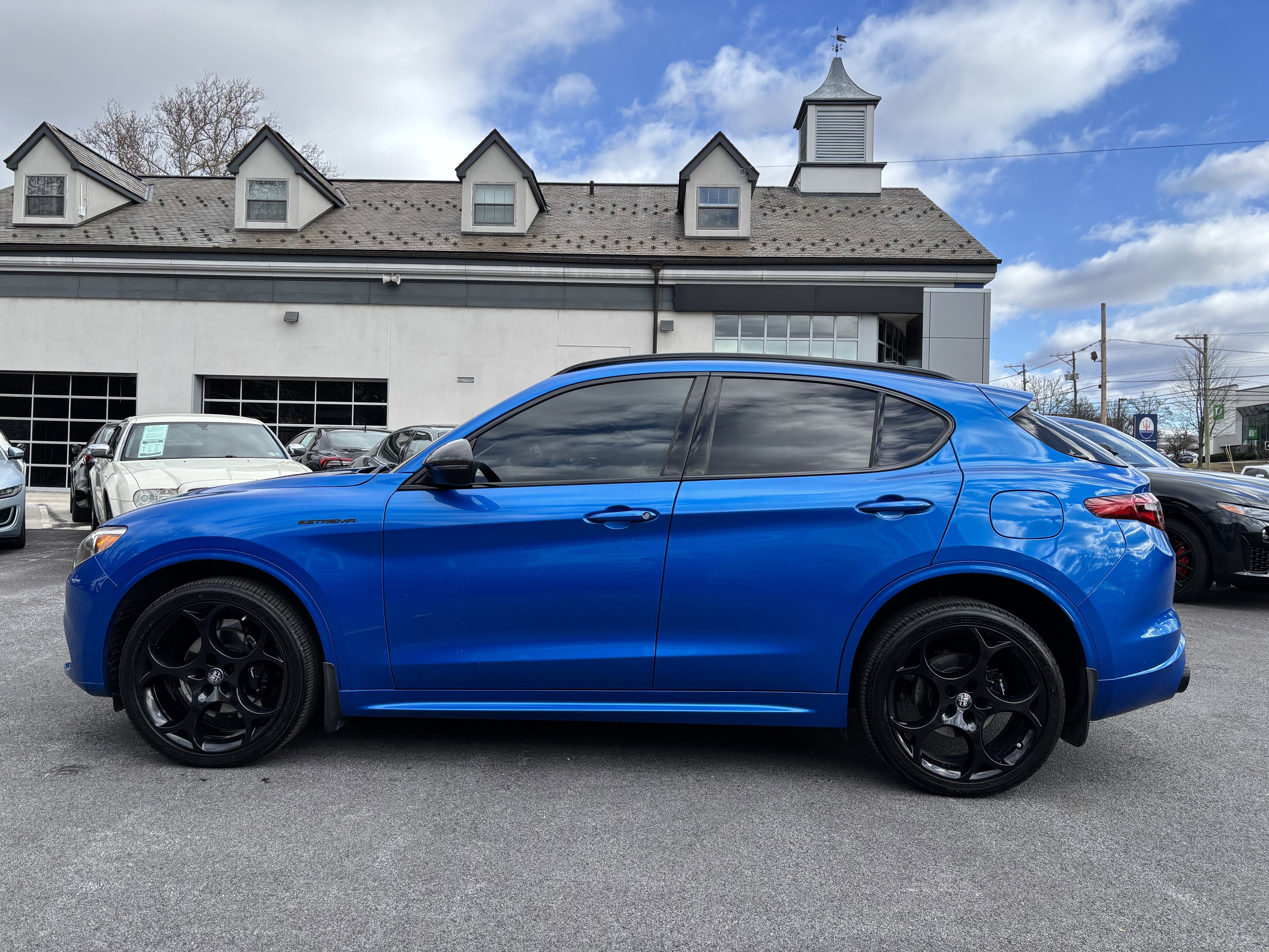 2023 Alfa Romeo Stelvio Estrema