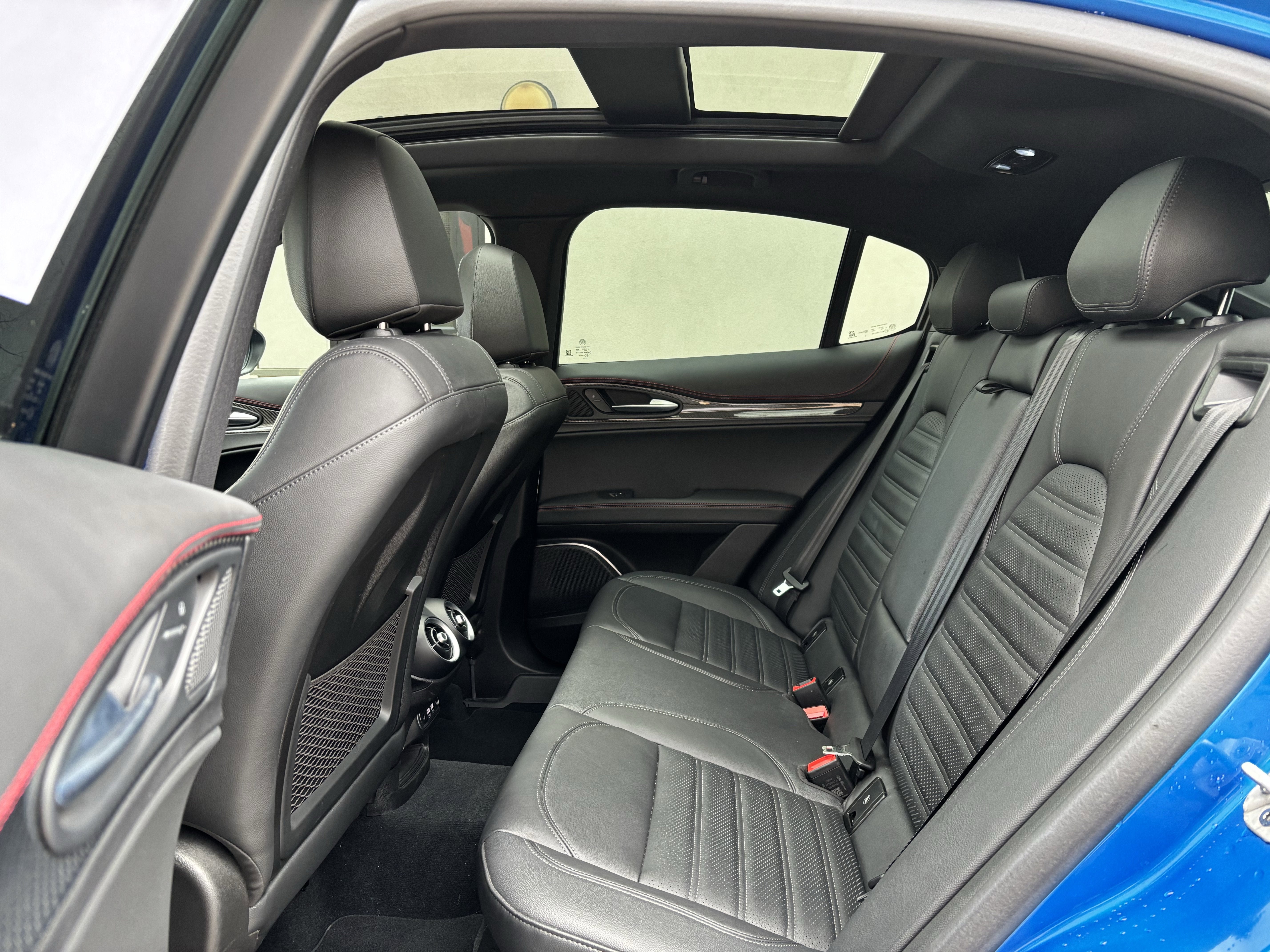 2023 Alfa Romeo Stelvio Estrema