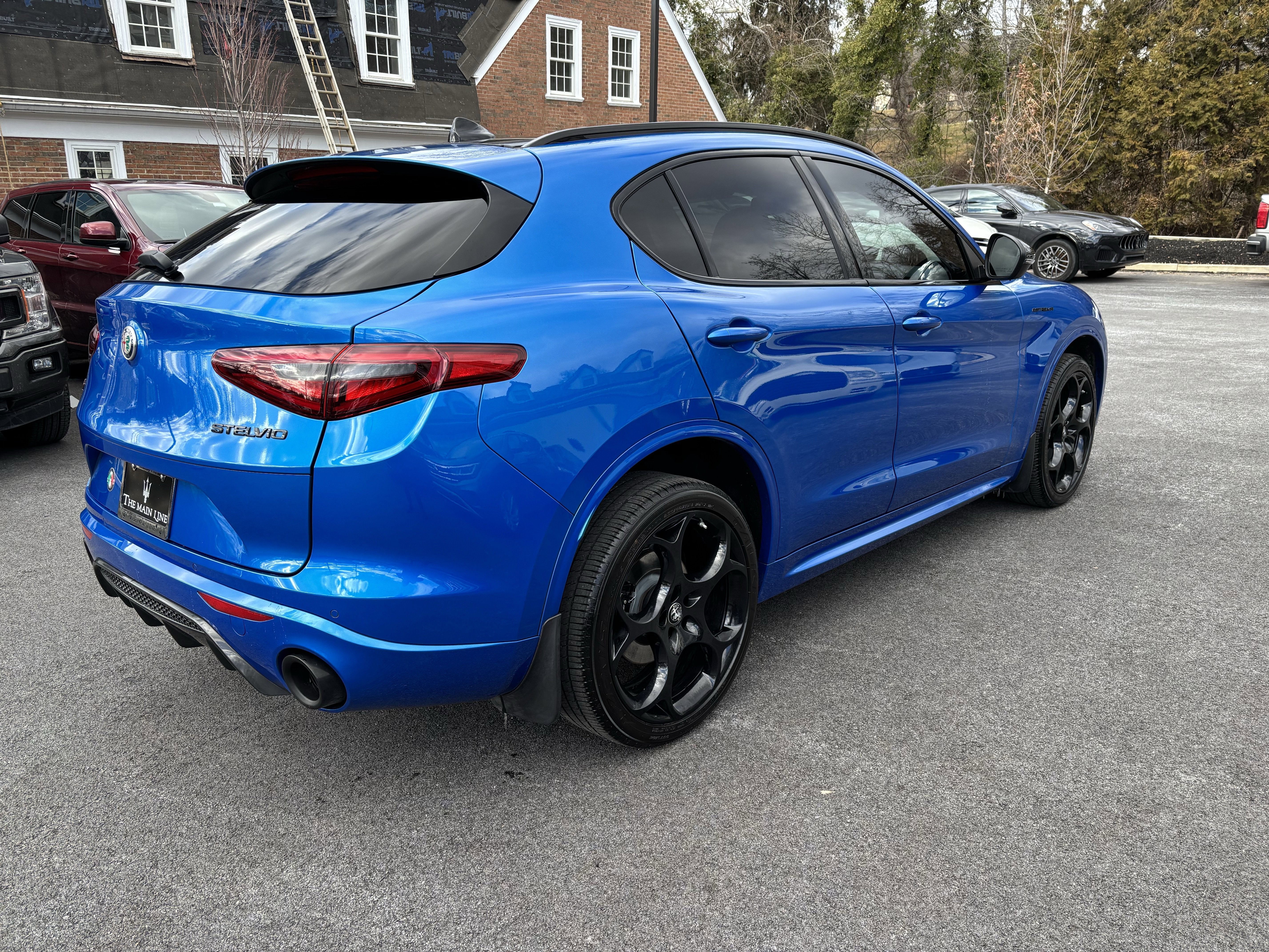 2023 Alfa Romeo Stelvio Estrema